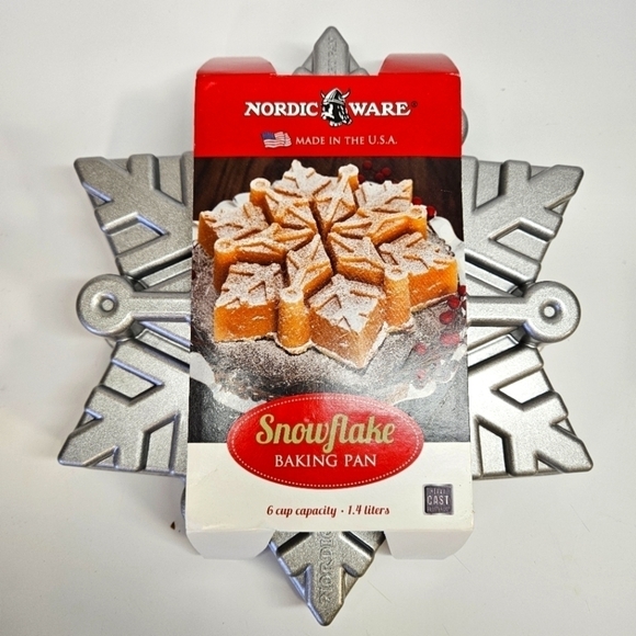 NEW Nordic Ware Cast Aluminum Nonstick Snowflake Baking Cake Pan USA Made 88248 - Picture 1 of 5
